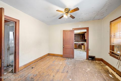 Tiny photo for 910 Woodward Avenue, Toledo, OH 43608 (MLS # 10003916)