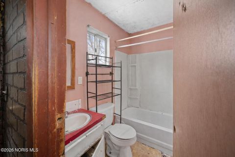 Tiny photo for 910 Woodward Avenue, Toledo, OH 43608 (MLS # 10003916)