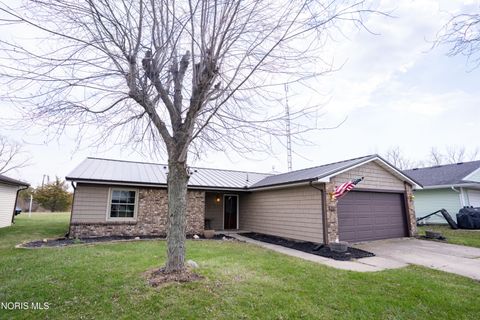 Photo of 4313 E Rolling Meadows Boulevard, Defiance, OH 43512 (MLS # 10005586)