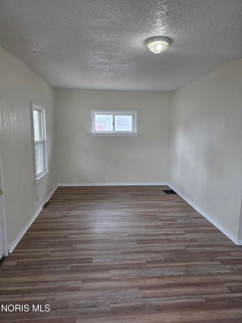 Tiny photo for 57 Jay Street, Toledo, OH 43605 (MLS # 10006326)