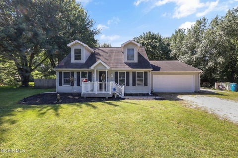 Homes For Sale - 13435 Woodbrier Lane<br/> Grand Rapids, OH 43522