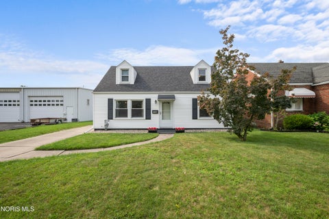 Tiny photo for 2748 106th Street, Toledo, OH 43611 (MLS # 10011787)