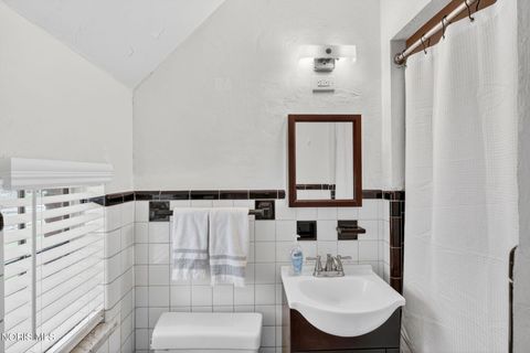 Tiny photo for 2708 Barrington Drive, Toledo, OH 43606 (MLS # 10008038)