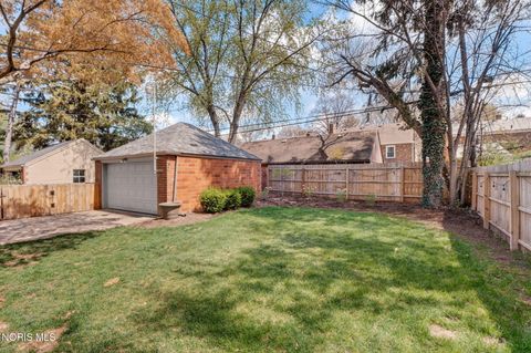 Tiny photo for 2708 Barrington Drive, Toledo, OH 43606 (MLS # 10008038)