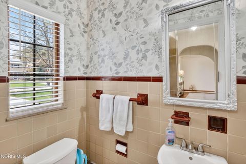 Tiny photo for 2708 Barrington Drive, Toledo, OH 43606 (MLS # 10008038)