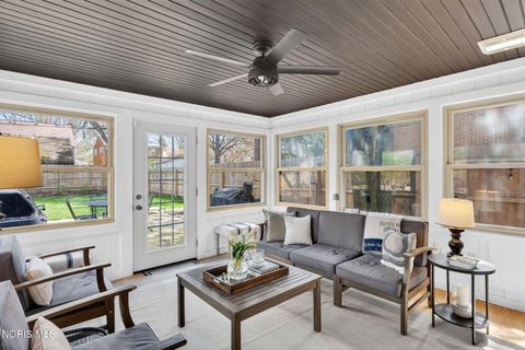 Tiny photo for 2708 Barrington Drive, Toledo, OH 43606 (MLS # 10008038)