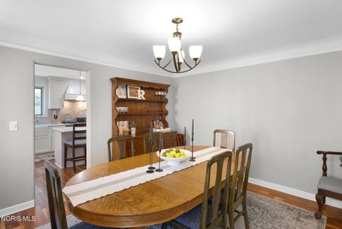 Tiny photo for 2708 Barrington Drive, Toledo, OH 43606 (MLS # 10008038)