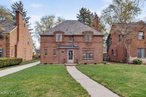 Photo of 2708 Barrington Drive, Toledo, OH 43606 (MLS # 10008038)