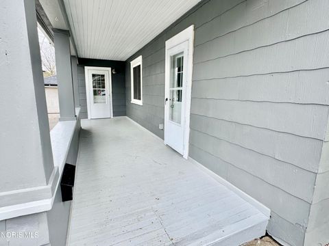 Tiny photo for 827 Washington Avenue, Defiance, OH 43512 (MLS # 10005854)