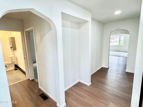 Tiny photo for 827 Washington Avenue, Defiance, OH 43512 (MLS # 10005854)