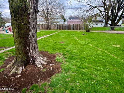 Tiny photo for 827 Washington Avenue, Defiance, OH 43512 (MLS # 10005854)