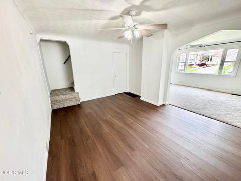 Tiny photo for 827 Washington Avenue, Defiance, OH 43512 (MLS # 10005854)