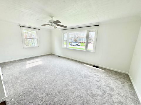 Tiny photo for 827 Washington Avenue, Defiance, OH 43512 (MLS # 10005854)