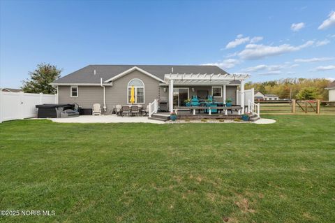 Tiny photo for 1025 Indian Ridge Drive, Bowling Green, OH 43402 (MLS # 10000481)