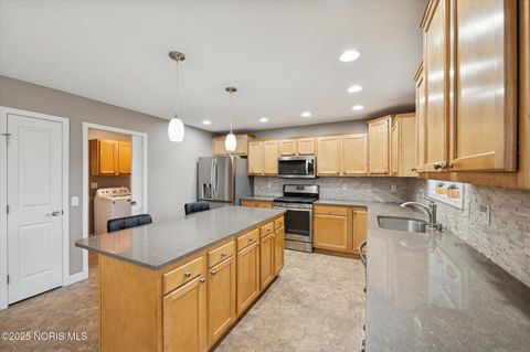 Tiny photo for 1025 Indian Ridge Drive, Bowling Green, OH 43402 (MLS # 10000481)