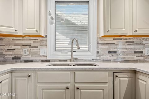 Tiny photo for 10101 S Shannon Hills Drive, Perrysburg, OH 43551 (MLS # 10006869)