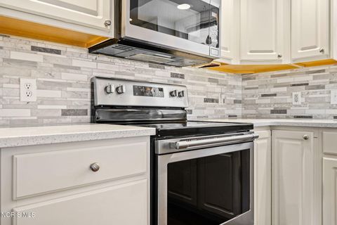 Tiny photo for 10101 S Shannon Hills Drive, Perrysburg, OH 43551 (MLS # 10006869)