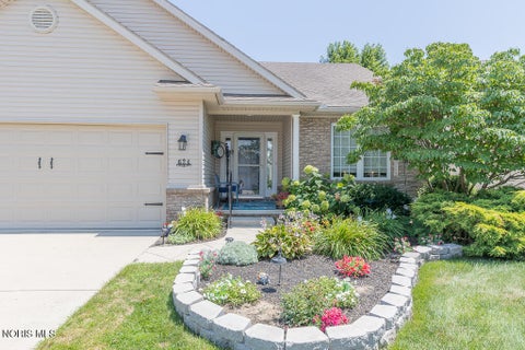 Tiny photo for 624 Meadowchase Lane, Toledo, OH 43615 (MLS # 10010392)