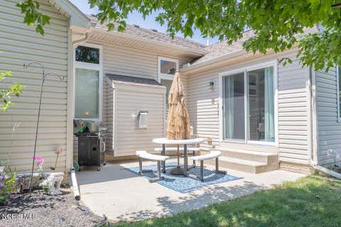 Tiny photo for 624 Meadowchase Lane, Toledo, OH 43615 (MLS # 10010392)
