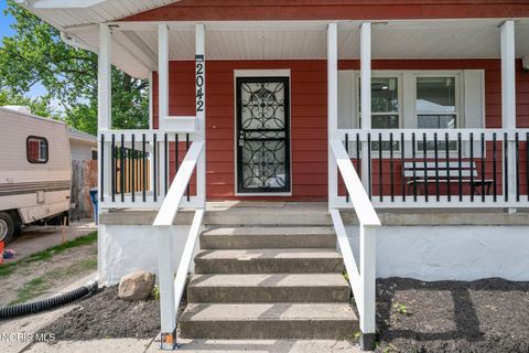 Tiny photo for 2042 Airline Avenue, Toledo, OH 43609 (MLS # 10008691)