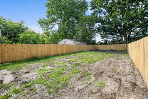 Tiny photo for 2042 Airline Avenue, Toledo, OH 43609 (MLS # 10008691)
