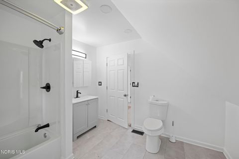 Tiny photo for 2042 Airline Avenue, Toledo, OH 43609 (MLS # 10008691)