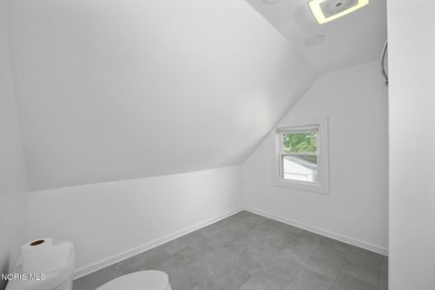 Tiny photo for 2042 Airline Avenue, Toledo, OH 43609 (MLS # 10008691)