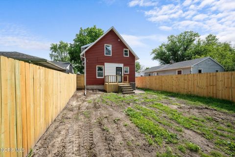 Tiny photo for 2042 Airline Avenue, Toledo, OH 43609 (MLS # 10008691)