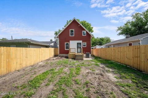 Tiny photo for 2042 Airline Avenue, Toledo, OH 43609 (MLS # 10008691)