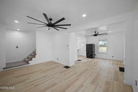 Tiny photo for 2042 Airline Avenue, Toledo, OH 43609 (MLS # 10008691)