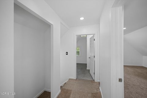 Tiny photo for 2042 Airline Avenue, Toledo, OH 43609 (MLS # 10008691)