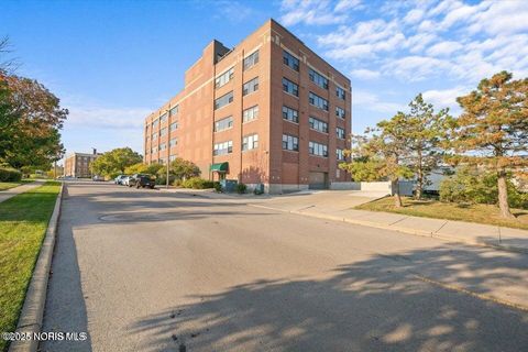 Tiny photo for 110 Ottawa Street #Apt 2f, Toledo, OH 43604 (MLS # 10002102)