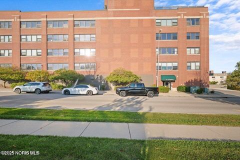 Tiny photo for 110 Ottawa Street #Apt 2f, Toledo, OH 43604 (MLS # 10002102)