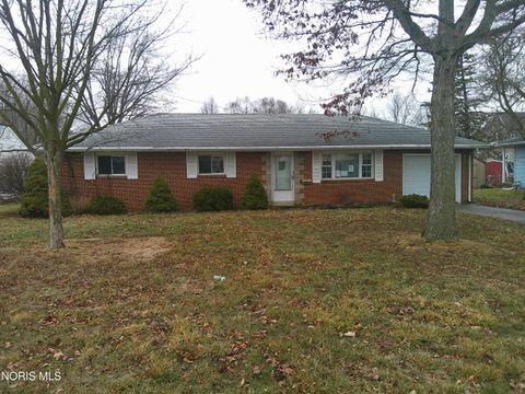 Photo of 134 W Reed Avenue, Bowling Green, OH 43402 (MLS # 10004223)