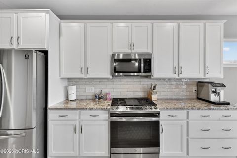 Tiny photo for 3915 Ten Mile Creek Drive, Sylvania, OH 43560 (MLS # 10002788)