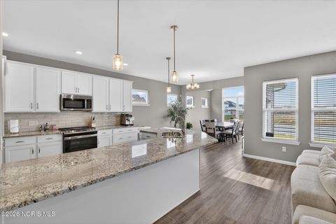 Tiny photo for 3915 Ten Mile Creek Drive, Sylvania, OH 43560 (MLS # 10002788)