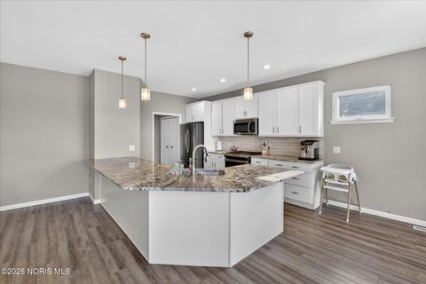 Tiny photo for 3915 Ten Mile Creek Drive, Sylvania, OH 43560 (MLS # 10002788)