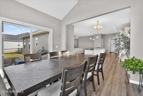 Tiny photo for 3915 Ten Mile Creek Drive, Sylvania, OH 43560 (MLS # 10002788)