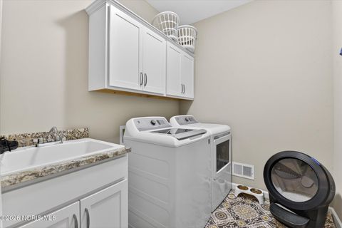 Tiny photo for 3915 Ten Mile Creek Drive, Sylvania, OH 43560 (MLS # 10002788)