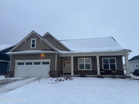 Photo of 3915 Ten Mile Creek Drive, Sylvania, OH 43560 (MLS # 10002788)