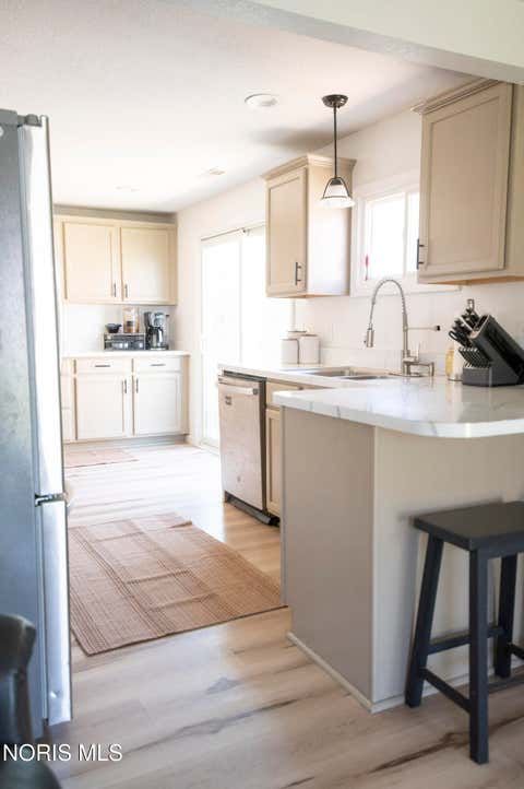 Tiny photo for 2337 Newport Avenue, Toledo, OH 43613 (MLS # 10011551)