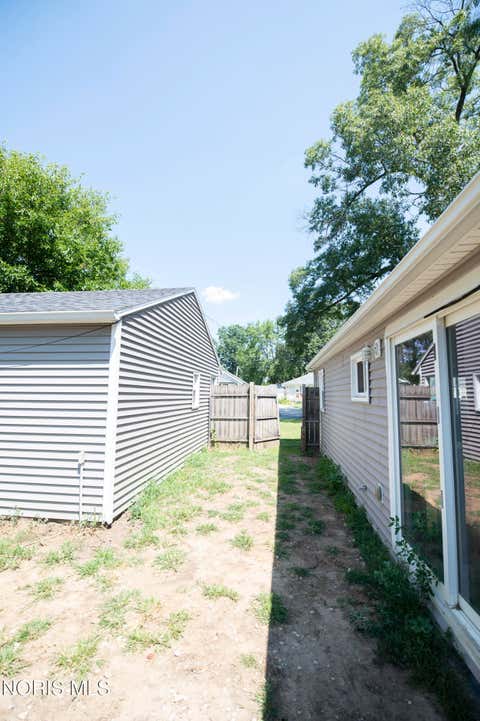 Tiny photo for 2337 Newport Avenue, Toledo, OH 43613 (MLS # 10011551)