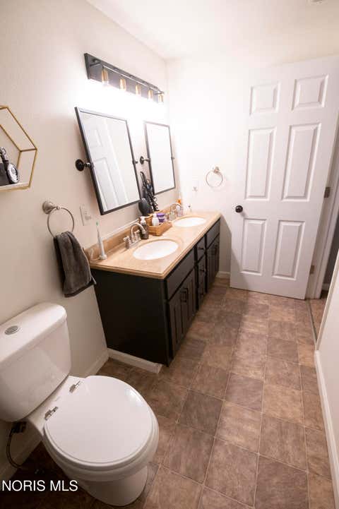 Tiny photo for 2337 Newport Avenue, Toledo, OH 43613 (MLS # 10011551)