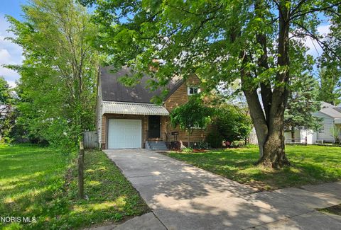 Photo of 3418 Anderson Parkway, Toledo, OH 43606 (MLS # 10008174)