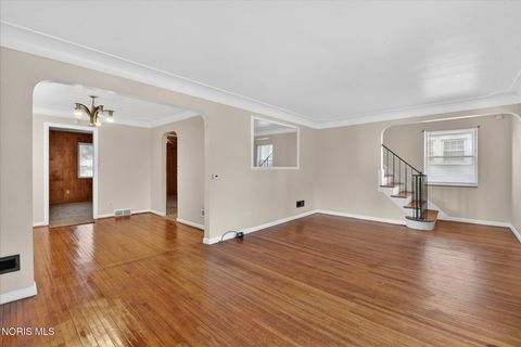 Tiny photo for 3935 Grantley Road, Toledo, OH 43613 (MLS # 10004102)