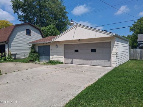 Tiny photo for 1906 Newport Avenue, Toledo, OH 43613 (MLS # 10007877)