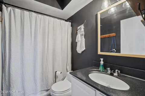 Tiny photo for 6176 Herst Road, Toledo, OH 43613 (MLS # 10003791)