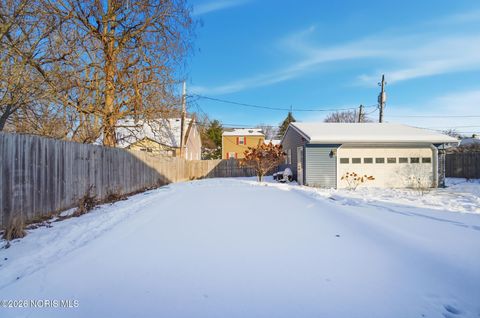 Tiny photo for 6176 Herst Road, Toledo, OH 43613 (MLS # 10003791)