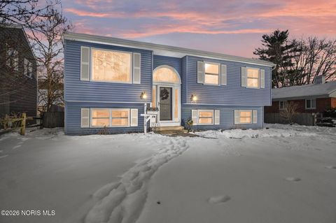 Tiny photo for 6176 Herst Road, Toledo, OH 43613 (MLS # 10003791)