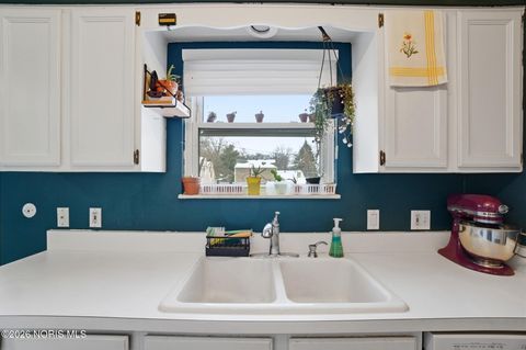 Tiny photo for 6176 Herst Road, Toledo, OH 43613 (MLS # 10003791)